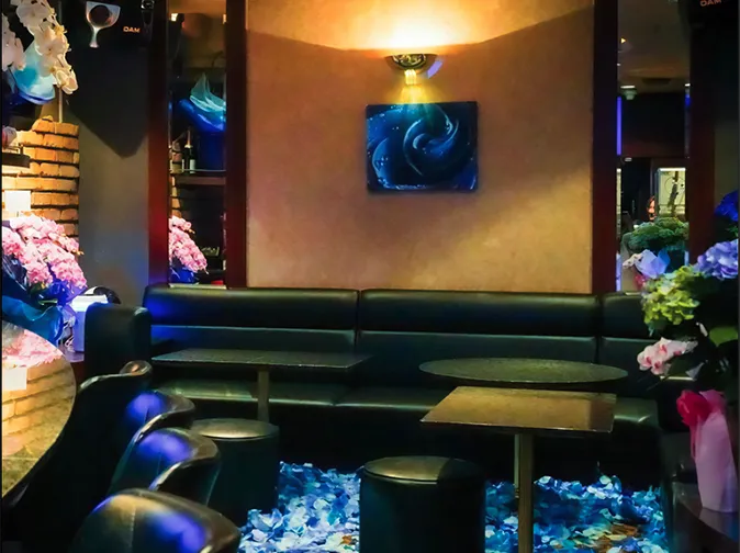 蒼いバラの店内写真