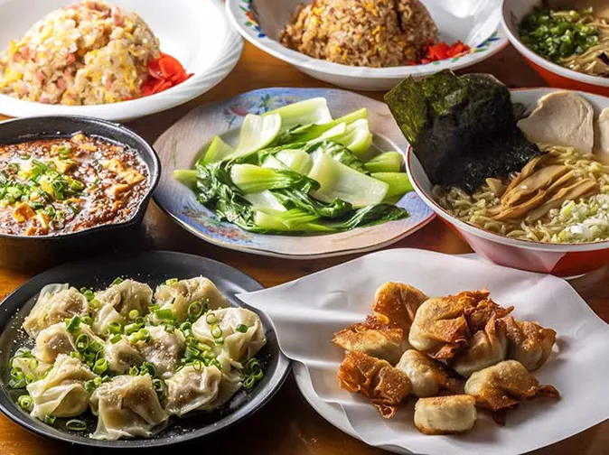 呉朝明の料理集合写真